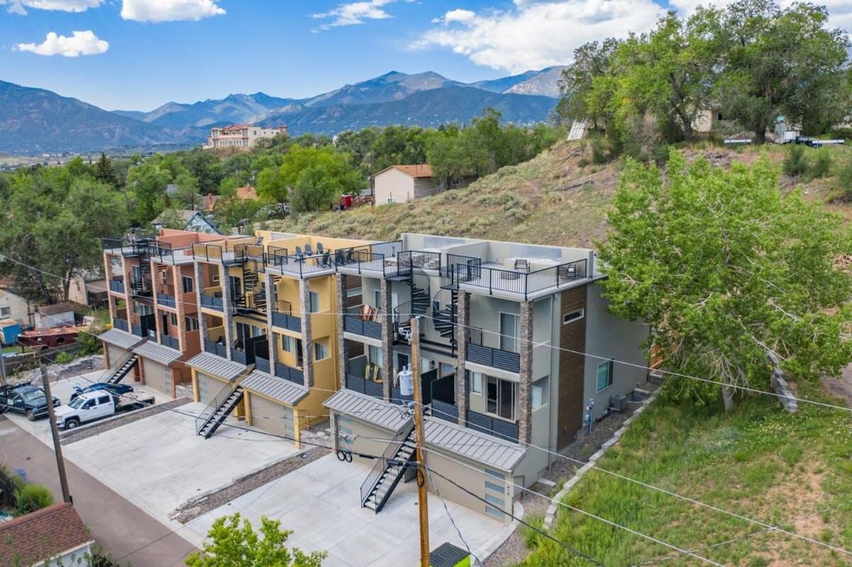 4Bd Home W Rooftop Patio Fire Pit & Mountain Views Colorado Springs Ngoại thất bức ảnh